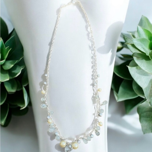 Elegant Beaded Pearl and Crystal Necklace - Picture 5 of 8